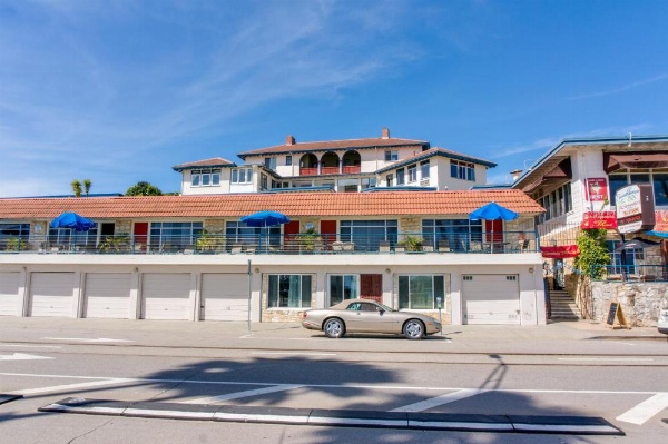 Casablanca Inn on The Beach image 20